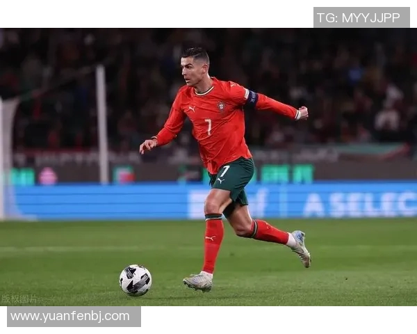 足球明星C罗的球衣号码背后的故事与传奇意义解析 足球明星C罗的球衣号码背后的故事与传奇意义解析