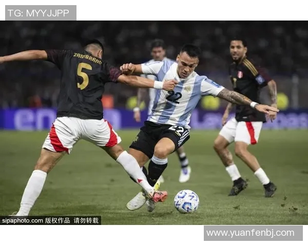 足球明星换球衣瞬间精彩回顾各大联赛新风貌与球员风格的完美结合 足球明星换球衣瞬间精彩回顾各大联赛新风貌与球员风格的完美结合